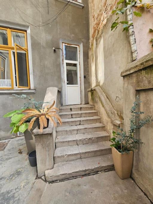 Heart Of City Center 4Br 2Bath 10 Pers 布加勒斯特 外观 照片